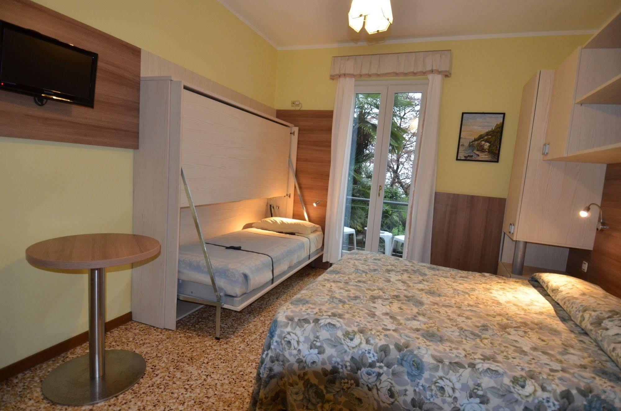 Hotel Villa Ruscello Baveno Exterior foto